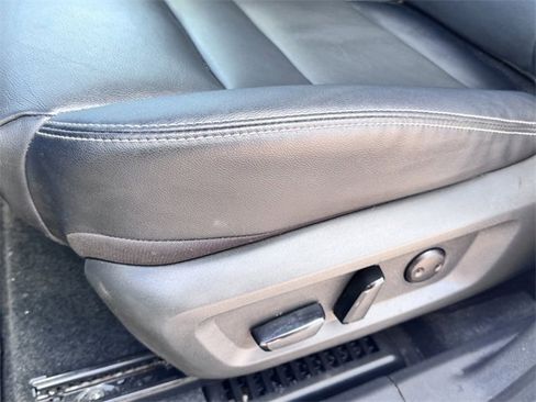 Used 2023 Nissan Rogue SL w/ SL Premium Package image 19