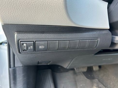 Used 2025 Toyota Corolla LE image 17