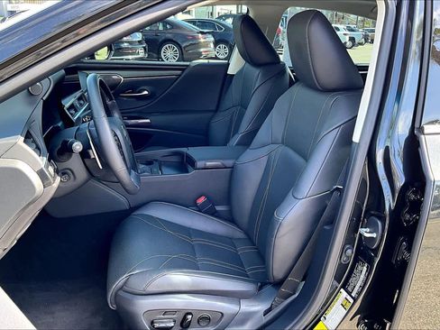 Used 2024 Lexus ES 350 w/ Accessory Package (Z1) image 7