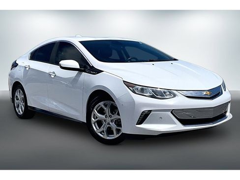 Used 2017 Chevrolet Volt Premier w/ Driver Confidence Package FWD image 3