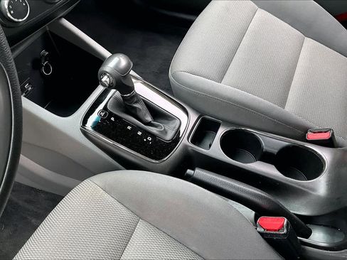 Used 2017 Kia Forte LX image 13