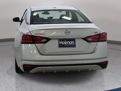 Used 2024 Nissan Altima 2.5 SV FWD image 7