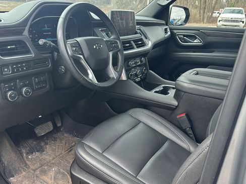 Used 2024 Chevrolet Tahoe Z71 w/ Luxury Package image 12