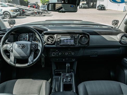 Used 2019 Toyota Tacoma SR5 AWD/4WD image 31