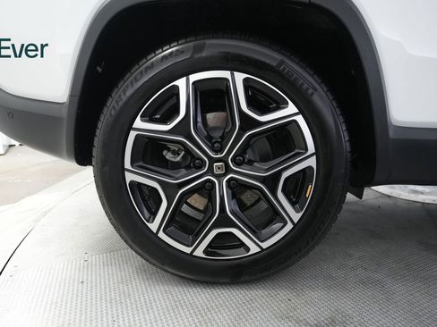 Used 2025 Rivian R1S Adventure AWD/4WD image 22