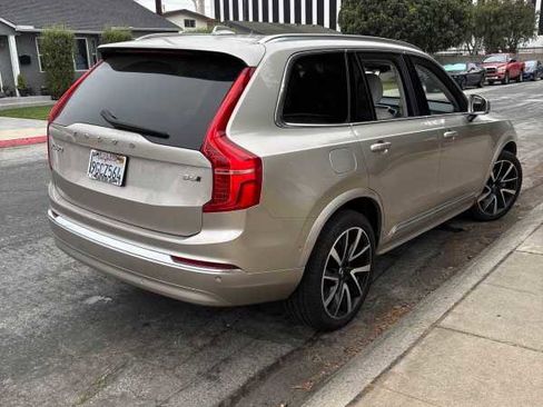 Used 2023 Volvo XC90 B6 Plus image 2