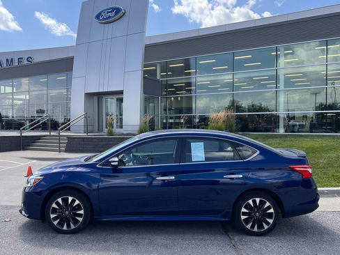 Used 2019 Nissan Sentra SR FWD image 3