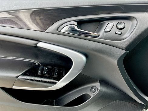 Used 2017 Buick Regal Sport Touring FWD image 28