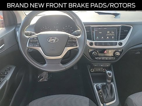 Used 2022 Hyundai Accent Limited FWD image 9