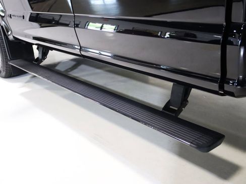 Used 2022 Ford F350 Platinum AWD/4WD image 16