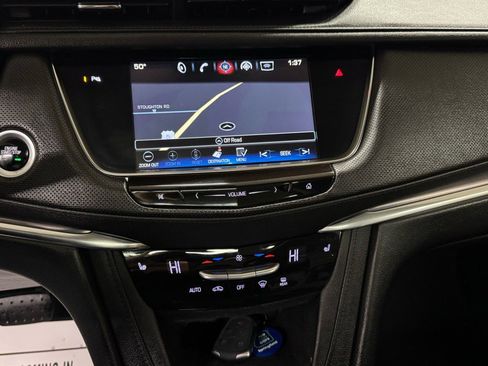 Used 2017 Cadillac XT5 Luxury w/ Driver Awareness Package image 18