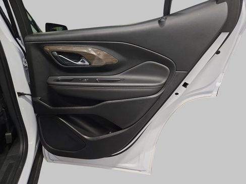 Used 2023 GMC Terrain Denali w/ Denali Premium Package image 13