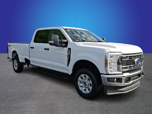 Used 2024 Ford F250 XLT AWD/4WD image 3