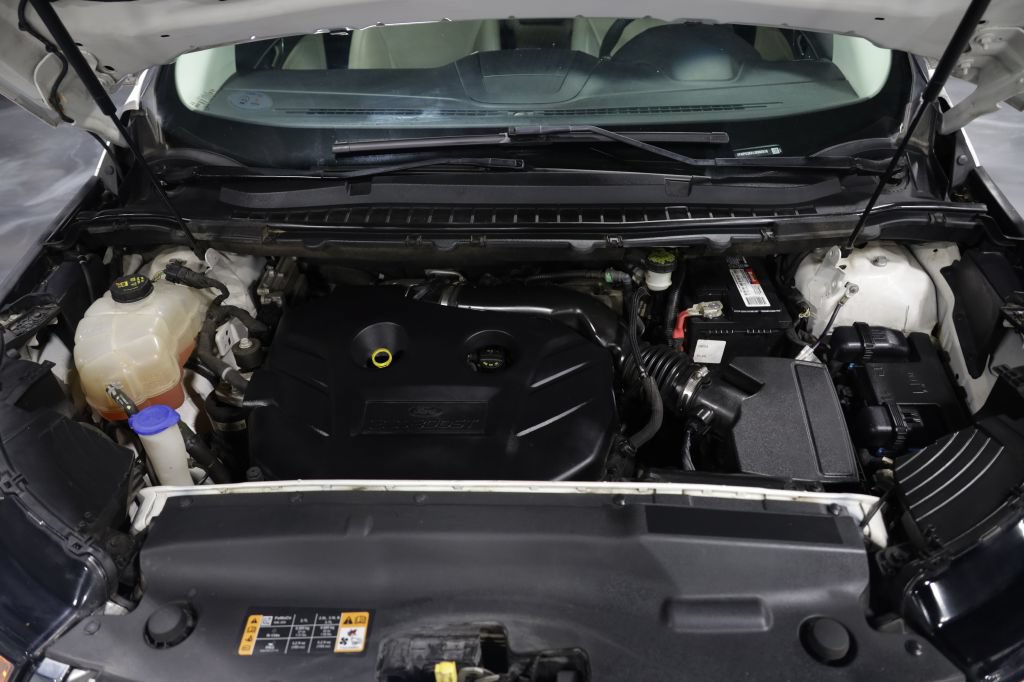 Used 2018 Ford Edge Titanium w/ Technology Package FWD image 32