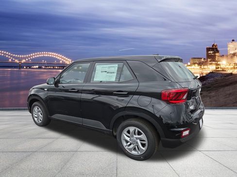New 2026 Hyundai Venue SE FWD image 3