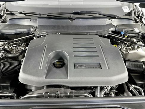 Certified 2024 Land Rover Discovery Dynamic SE image 23