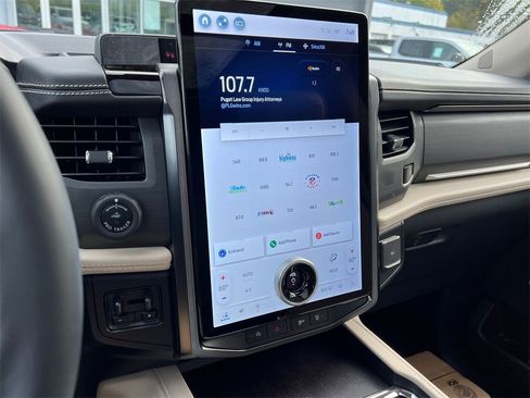 New 2024 Ford Expedition Max Platinum image 27