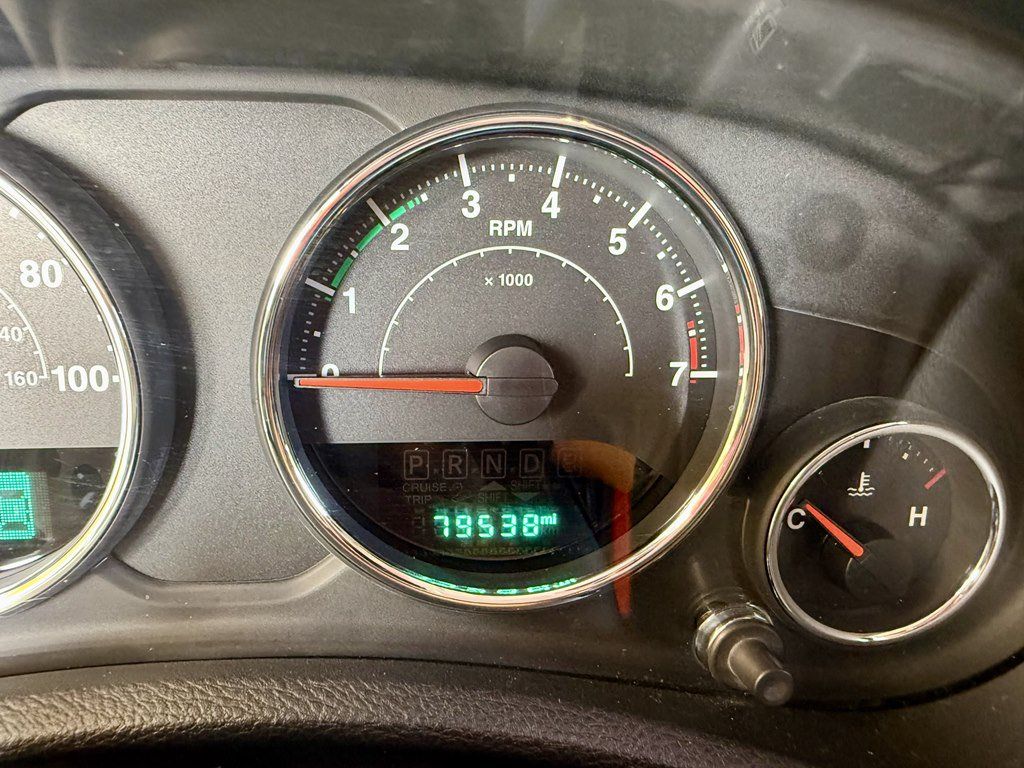 Used 2017 Jeep Wrangler Unlimited Rubicon w/ Connectivity Group AWD/4WD image 19