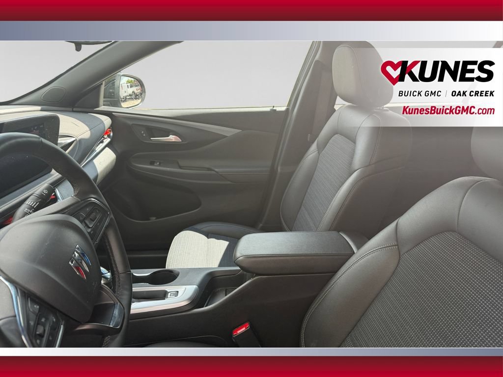 Used 2025 Buick Envista Sport Touring w/ Convenience I Package FWD image 21