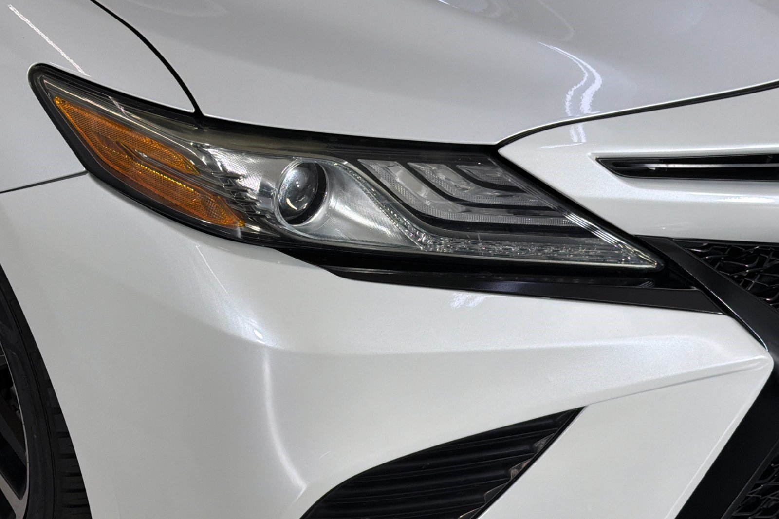 Used 2019 Toyota Camry XSE w/ Carpet Mat Package FWD image 12