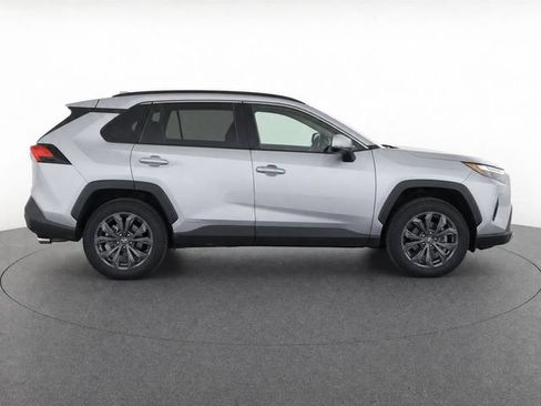 Used 2024 Toyota RAV4 XLE AWD/4WD image 9