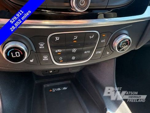 Used 2023 Chevrolet Traverse LT FWD image 20