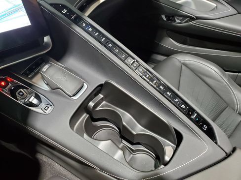 Used 2025 Chevrolet Corvette Z06 RWD image 26
