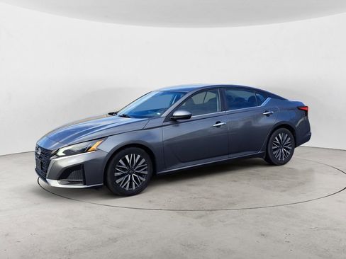 Used 2023 Nissan Altima 2.5 SV image 7