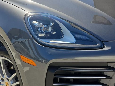 Used 2023 Porsche Cayenne Base image 36