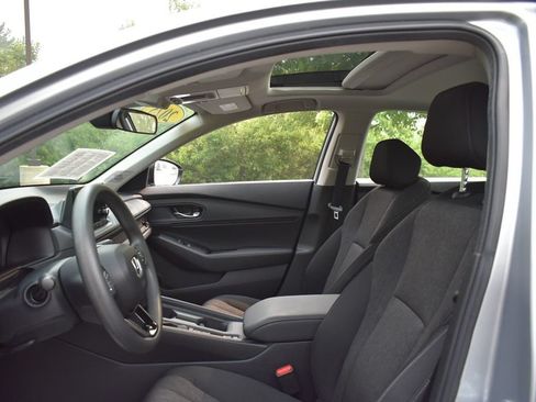 Used 2025 Honda Accord SE image 13