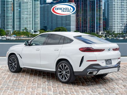 Used 2024 BMW X6 xDrive40i w/ Premium Package image 7