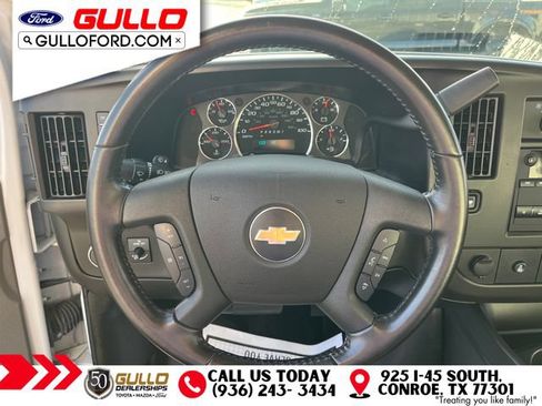 Used 2022 Chevrolet Express 3500 w/ Driver Convenience Package RWD image 11