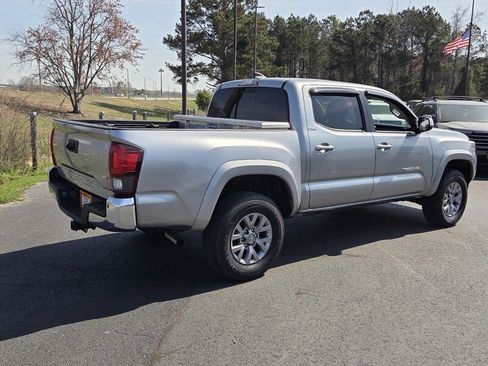 Used 2018 Toyota Tacoma SR5 image 11