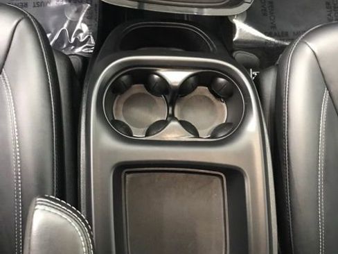 New 2025 Chrysler Pacifica Select image 15