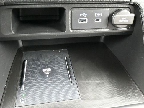 Used 2024 Honda Pilot Elite image 16