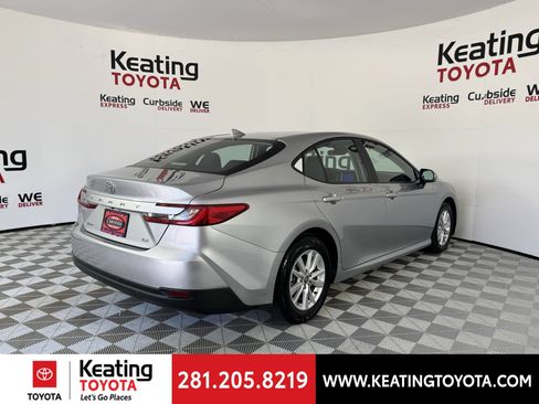 Certified 2025 Toyota Camry LE FWD image 5