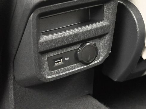 Used 2020 Volkswagen Tiguan SE R-Line image 38