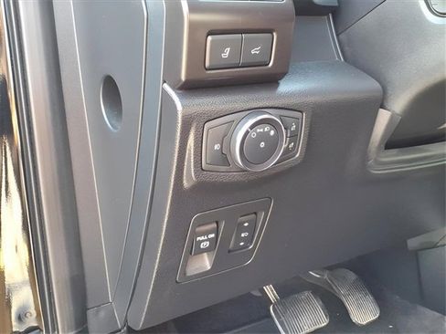 Used 2021 Ford Expedition Limited image 8