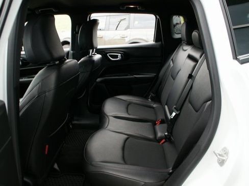 Used 2025 Jeep Compass Trailhawk image 25