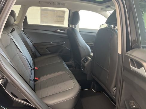 New 2026 Volkswagen Taos SE FWD image 34