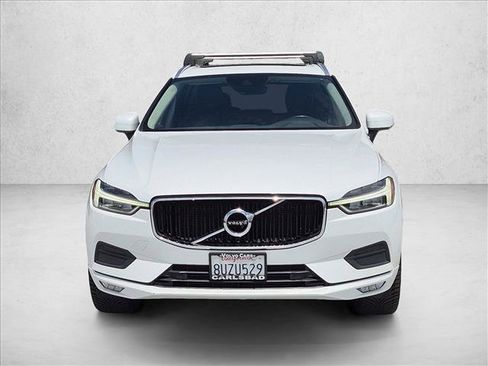Used 2021 Volvo XC60 T5 Momentum w/ Premium Package AWD/4WD image 2