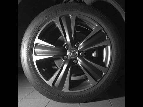 Used 2022 Lexus UX 200 w/ Accessory Package (Z1) FWD image 10