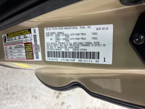 Used 2018 Toyota Tacoma SR5 AWD/4WD image 27
