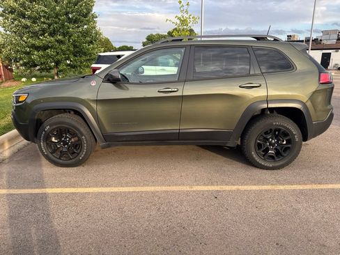 Used 2021 Jeep Cherokee Trailhawk w/ Sun, Sound & Nav Group AWD/4WD image 7