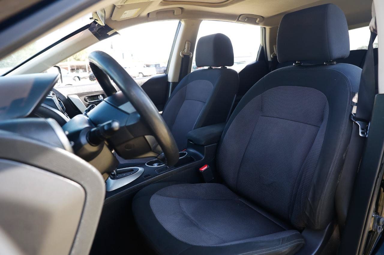 Used 2013 Nissan Rogue SV w/ Premium Pkg FWD image 6