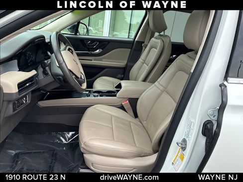 Certified 2022 Lincoln Corsair AWD w/ Premium Package image 12