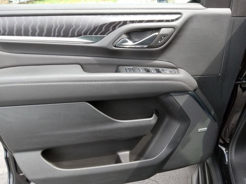 Used 2024 GMC Yukon XL Denali w/ LPO, Floor Liner Package AWD/4WD image 9