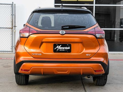 Used 2021 Nissan Kicks SV image 9