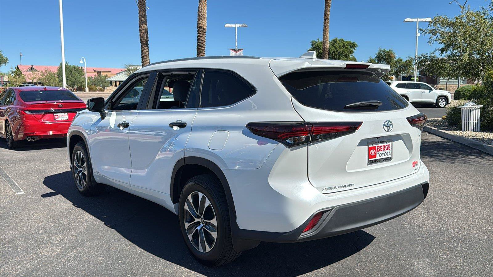 Certified 2026 Toyota Highlander XLE AWD/4WD image 6