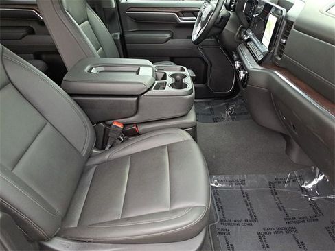 Used 2025 GMC Sierra 1500 SLT image 25